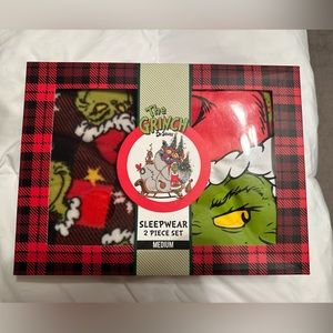 Grinch sleepwear set